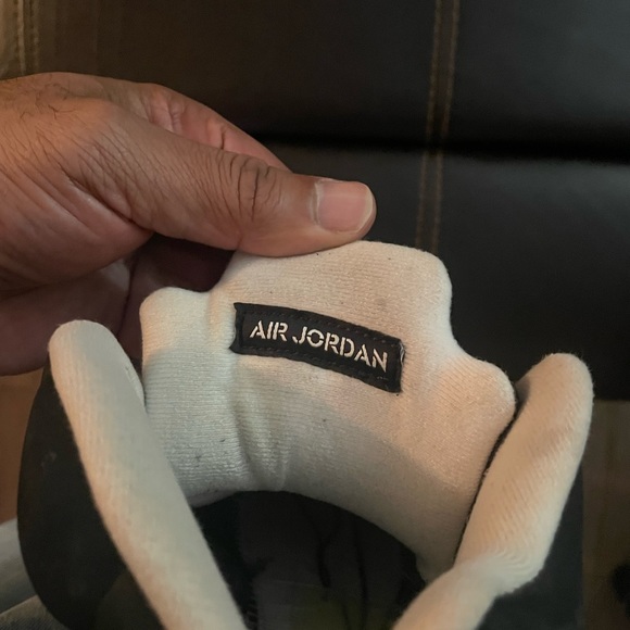 Authentic Air Jordan V “Oreo” - Picture 5 of 6